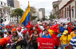 Mỹ đang phát động chiến dịch chống Venezuela 